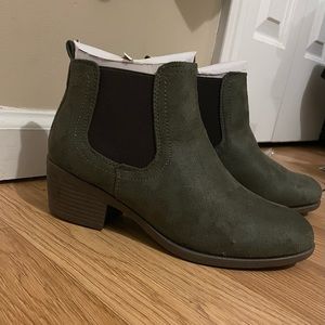 Hunter Green Boots